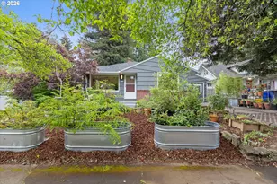 8604 N Van Houten Ave, Portland, OR 97203 - Photo 2