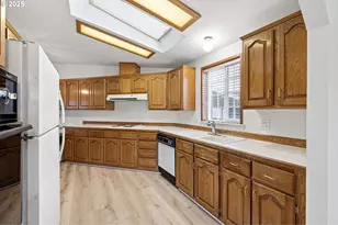 1699 N Terry St, Eugene, OR 97402 - Photo 12