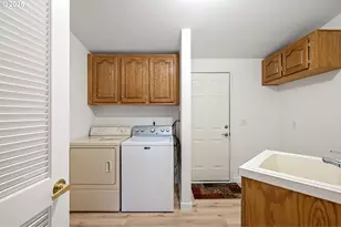 1699 N Terry St, Eugene, OR 97402 - Photo 28