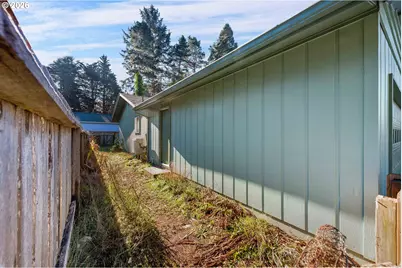 1160 Division St SE, Bandon, OR 97411 - Photo 28