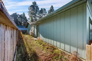 1160 Division St SE, Bandon, OR 97411 - Photo 28