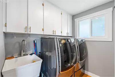 1035 S 11th St, Cottage Grove, OR 97424 - Photo 14