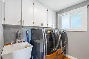 1035 S 11th St, Cottage Grove, OR 97424 - Photo 14