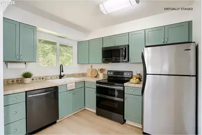 1045 SW Bertha Blvd #7, Portland, OR 97219 - Photo 8