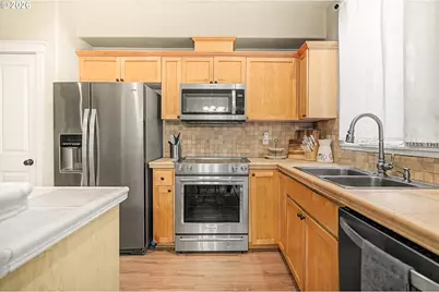 1316 SE Roundelay St, Hillsboro, OR 97123 - Photo 10