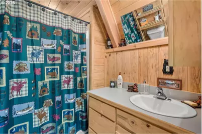 143970 Highway 97, Gilchrist, OR 97737 - Photo 16