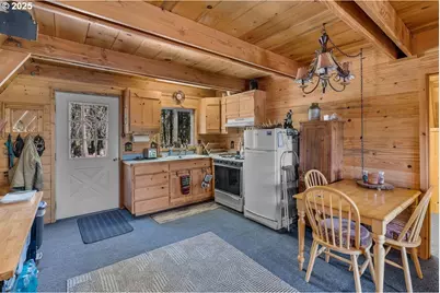 143970 Highway 97, Gilchrist, OR 97737 - Photo 10