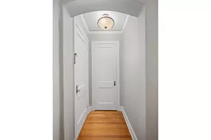 709 SW 16th Ave, Portland, OR 97205 - Photo 8