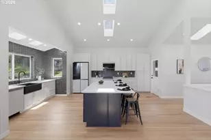 2455 W 29th Ave, Eugene, OR 97405 - Photo 8