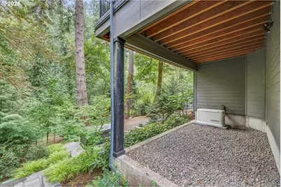 9629 SW 18th Pl, Portland, OR 97219 - Photo 32