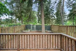 6865 NE Claremont Ave, Portland, OR 97211 - Photo 14