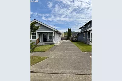 974 Fir Ave, Reedsport, OR 97467 - Photo 2