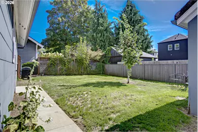 3914 NE Laddington Ct, Portland, OR 97232 - Photo 44
