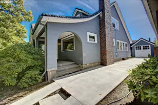3914 NE Laddington Ct, Portland, OR 97232 - Photo 2