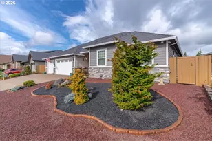 680 NW 11th Ave, Canby, OR 97013 - Photo 4