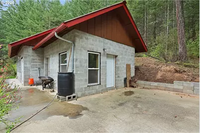 565 Canyon Rd, Lyle, WA 98635 - Photo 20