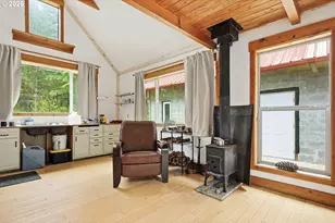 565 Canyon Rd, Lyle, WA 98635 - Photo 8