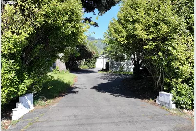 15931 Oceanview Dr, Brookings, OR 97415 - Photo 2