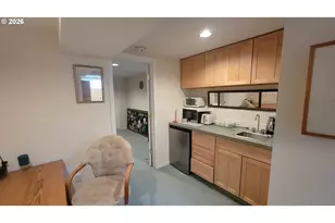 10826 NE Oregon St, Portland, OR 97220 - Photo 34