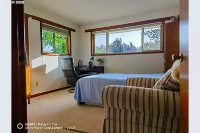 10826 NE Oregon St, Portland, OR 97220 - Photo 16
