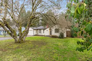 10002 SE Hollywood Ave, Milwaukie, OR 97222 - Photo 2