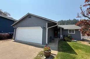 270 SE Wildwood Way, Myrtle Creek, OR 97457 - Photo 2
