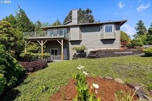 285 Waldorf Pl, Astoria, OR 97103 - Photo 2