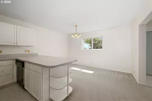 285 Waldorf Pl, Astoria, OR 97103 - Photo 32