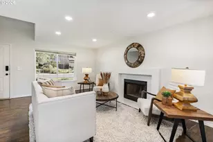 8885 SW 76th Pl, Portland, OR 97223 - Photo 8