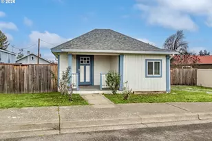 139 R St, Riddle, OR 97469 - Photo 1