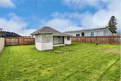 139 R St, Riddle, OR 97469 - Photo 28