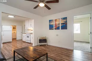 139 R St, Riddle, OR 97469 - Photo 6