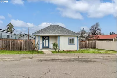 139 R St, Riddle, OR 97469 - Photo 2