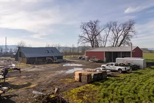 10001 SE Amity Dayton Hwy, McMinnville, OR 97128 - Photo 32