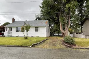 1575 N Hemlock St, Coquille, OR 97423 - Photo 6