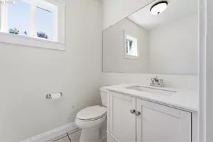 73 NE Hancock St, Portland, OR 97212 - Photo 12