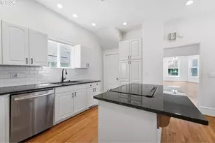 73 NE Hancock St, Portland, OR 97212 - Photo 8