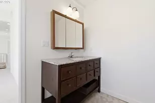 73 NE Hancock St, Portland, OR 97212 - Photo 16