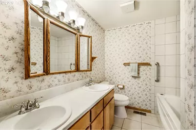 2225 W 28th Ave, Eugene, OR 97405 - Photo 18