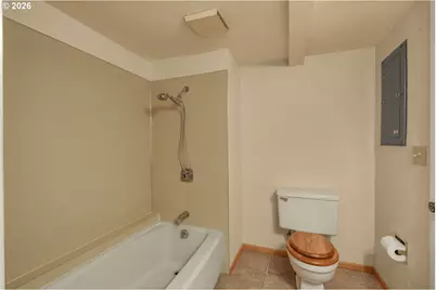 2225 W 28th Ave, Eugene, OR 97405 - Photo 26