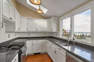 294 NW MacLeay Blvd, Portland, OR 97210 - Photo 18