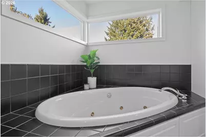 1746 NW Sunburst Ter, Salem, OR 97304 - Photo 28