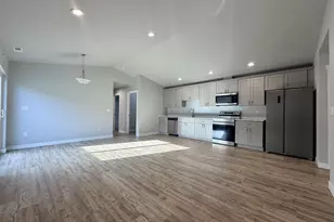 140 SE 8th Ct, Irrigon, OR 97844 - Photo 4