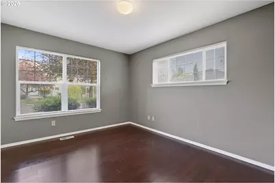 13617 NE Glendoveer Ct, Portland, OR 97230 - Photo 12