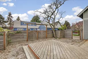 13617 NE Glendoveer Ct, Portland, OR 97230 - Photo 28