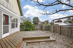 13617 NE Glendoveer Ct, Portland, OR 97230 - Photo 32