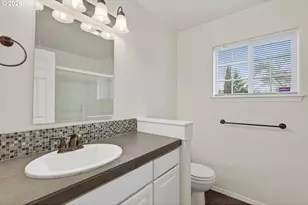 13617 NE Glendoveer Ct, Portland, OR 97230 - Photo 12