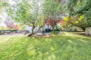 209 Templeton St, Brownsville, OR 97327 - Photo 12