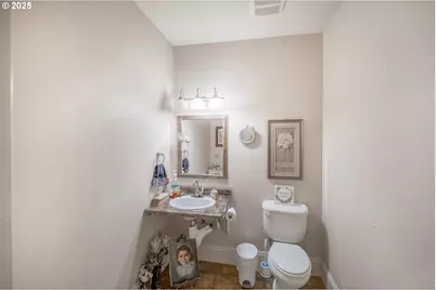 209 Templeton St, Brownsville, OR 97327 - Photo 32