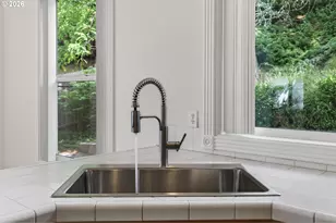 1924 NW Norfolk Ct, Portland, OR 97229 - Photo 8
